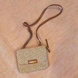 Tommy Hilfiger purse crossbody